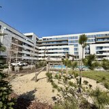 Doua camere, apartament cu piscina si gradina proprie, nou, la prima inchiriere